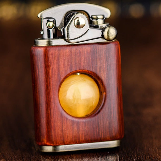 RetroLight™ - Vintage-Feuerzeug aus Holz
